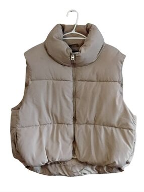 Streetwear Society Beige Cropped Puffer Vest Cinched Waist – Size XL GUC *Flaws